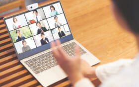 もう書き起こしで疲れない！AIでZoom議事録をスマートに作る方法